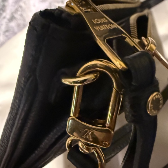 Louis Vuitton Black and Tan Monogram Crossbody - Picture 3 of 7